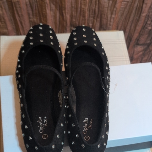 Chic Black Women's Flats with Silver Accents - Picture 6 of 9